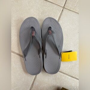 Men’s Merrell breakwater flip flop vibram soles size 8